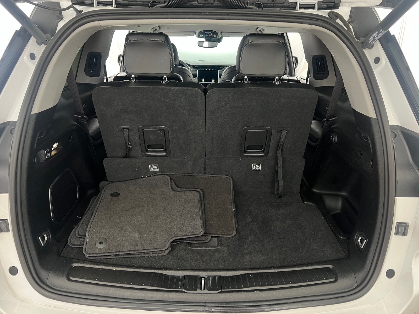 Thumbnail: 2022 Jeep Grand Cherokee L - 6