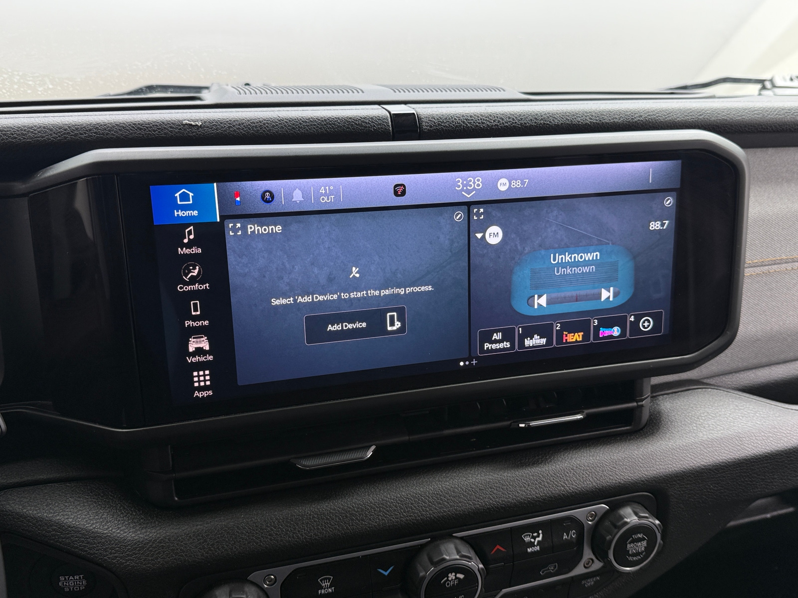 Thumbnail: 2025 Jeep Gladiator - 4