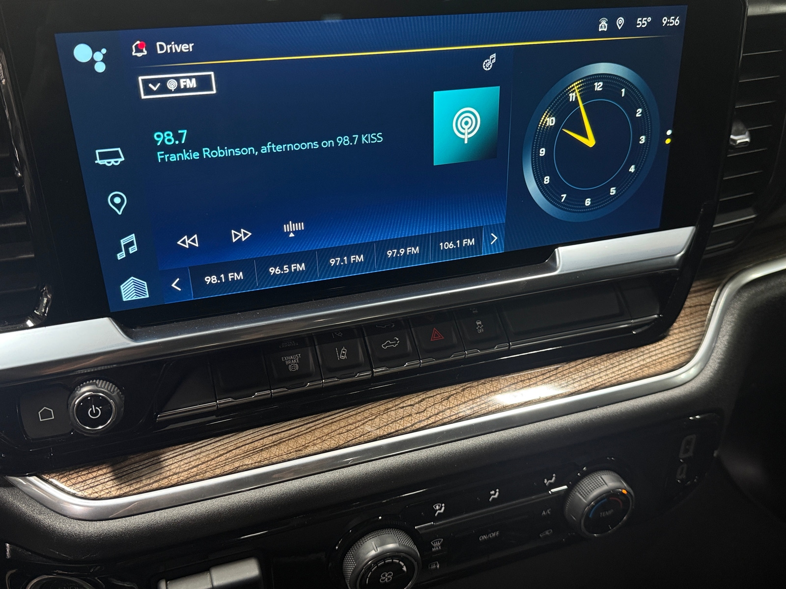 Thumbnail: 2024 Chevrolet Silverado 2500 - 4