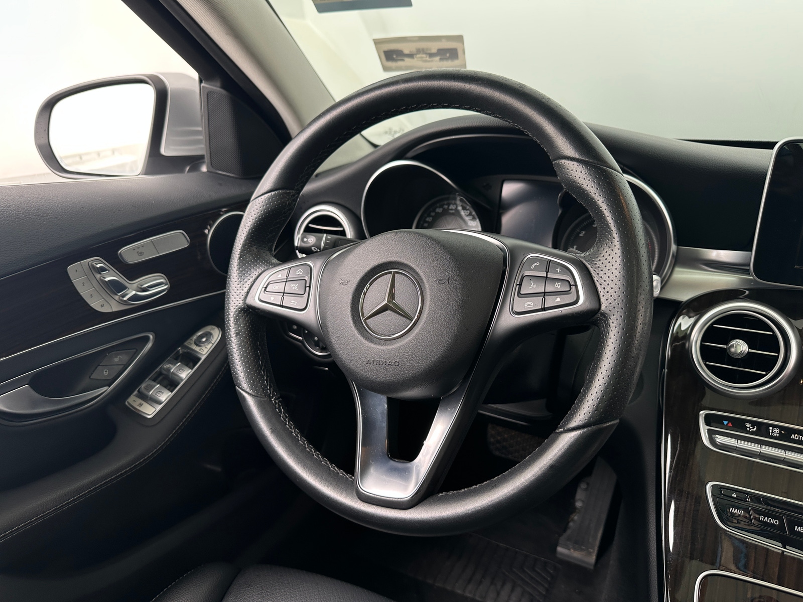 Thumbnail: 2017 Mercedes-Benz C-Class - 4