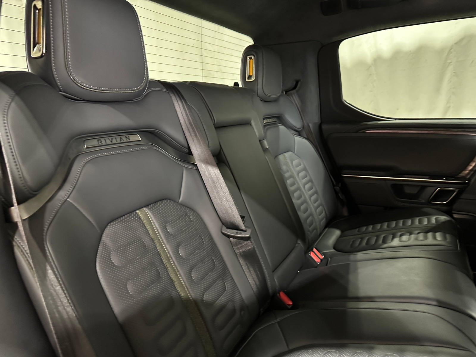 Thumbnail: 2022 Rivian R1T - 5