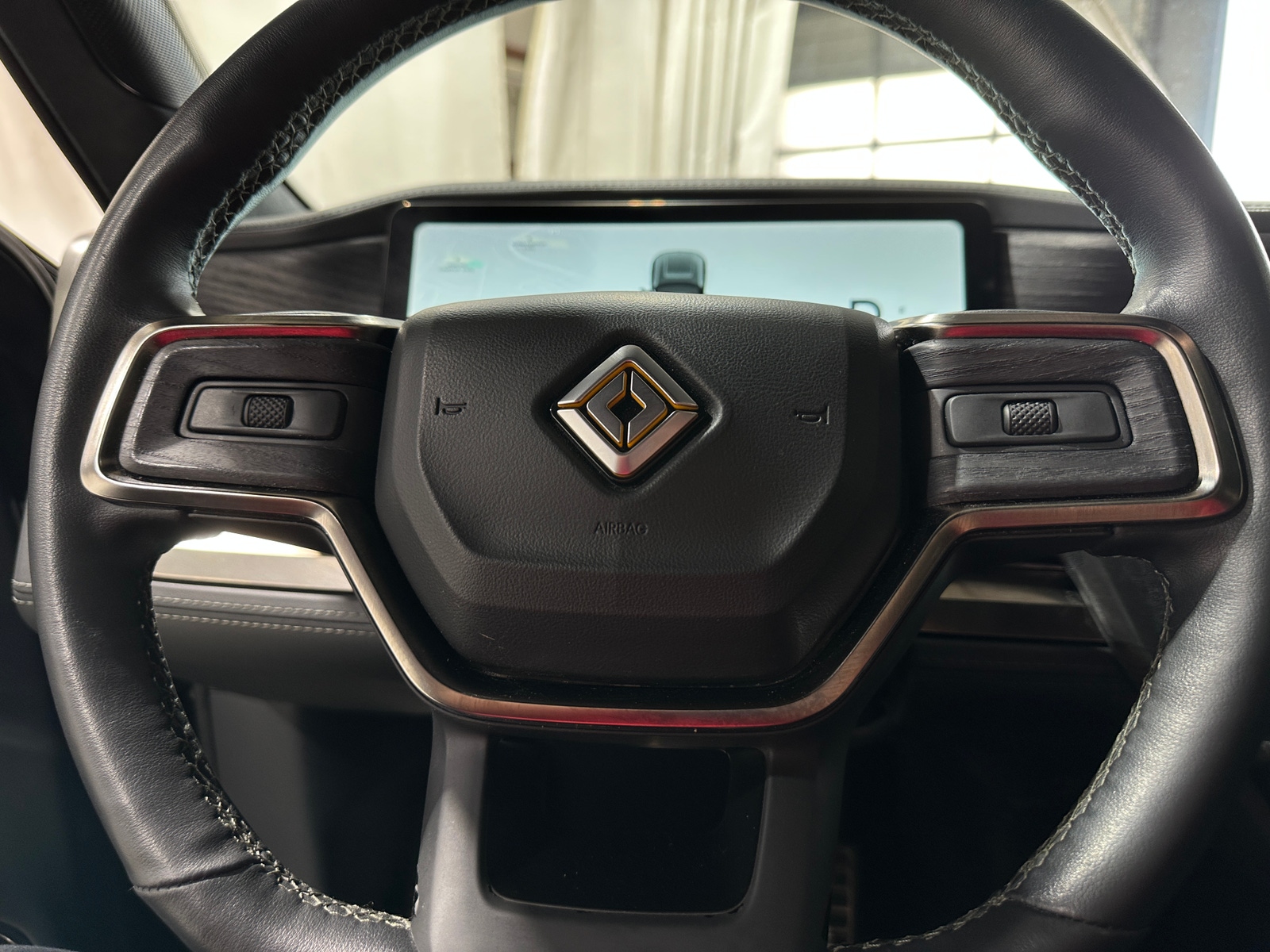 Thumbnail: 2022 Rivian R1T - 4