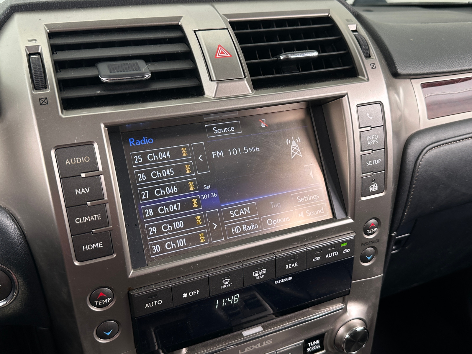 Thumbnail: 2016 Lexus GX - 3