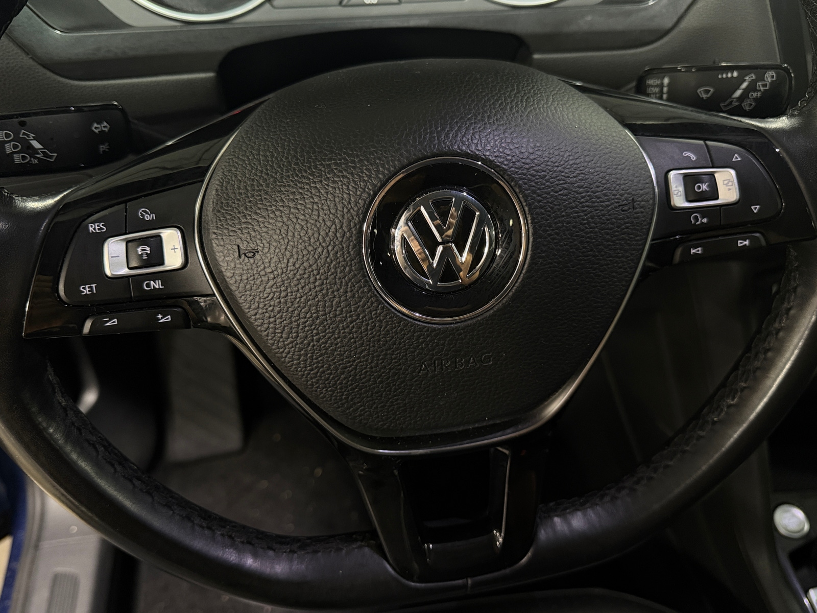 Thumbnail: 2018 Volkswagen Tiguan - 4