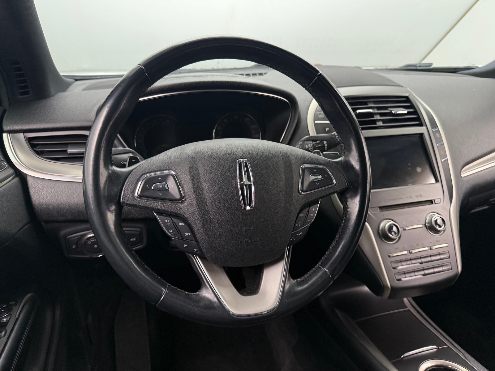 Thumbnail: 2017 Lincoln MKC - 4