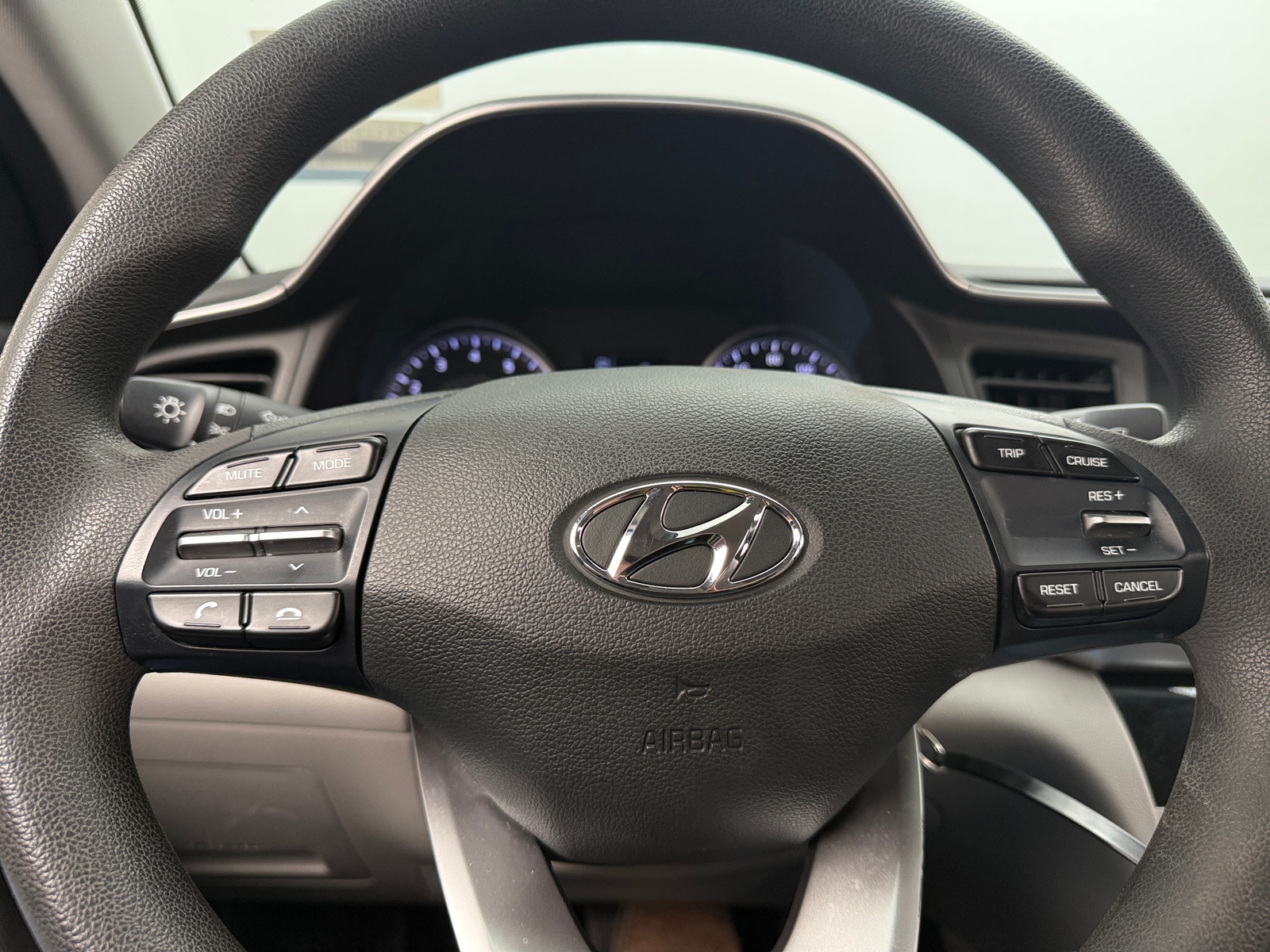 Thumbnail: 2019 Hyundai Elantra - 5