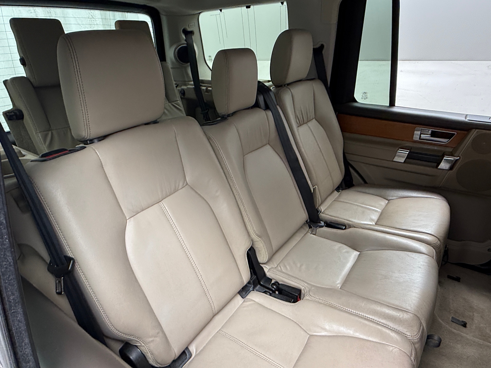 Thumbnail: 2015 Land Rover LR4 - 5