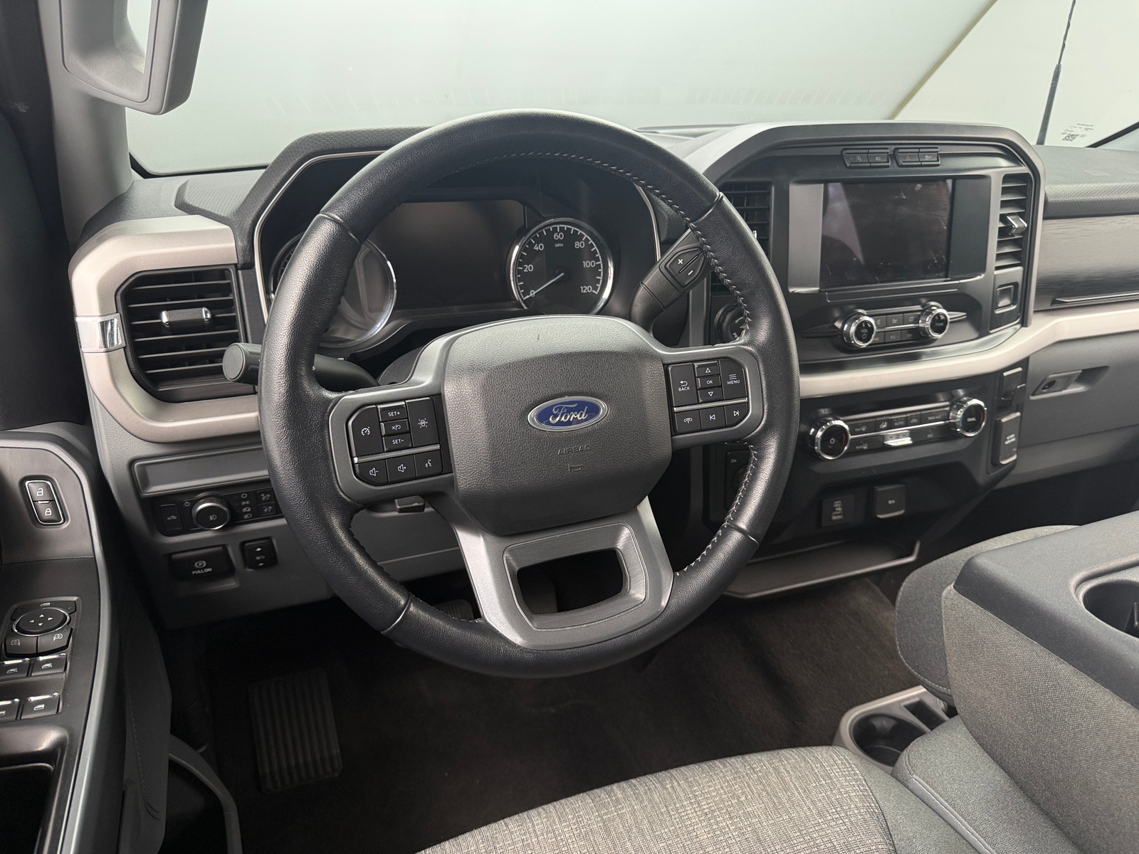 Thumbnail: 2022 Ford Econoline - 5