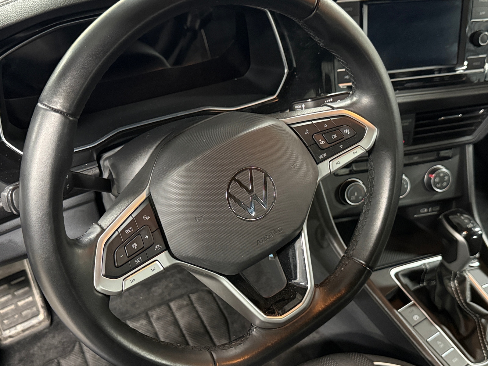 Thumbnail: 2023 Volkswagen Jetta - 5