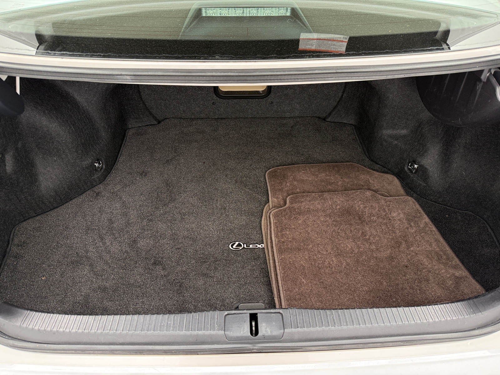 Thumbnail: 2016 Lexus ES - 6