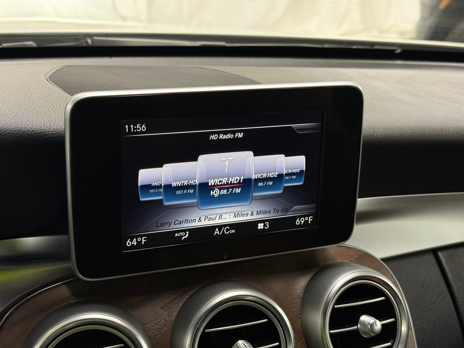 Thumbnail: 2018 Mercedes-Benz C-Class - 3