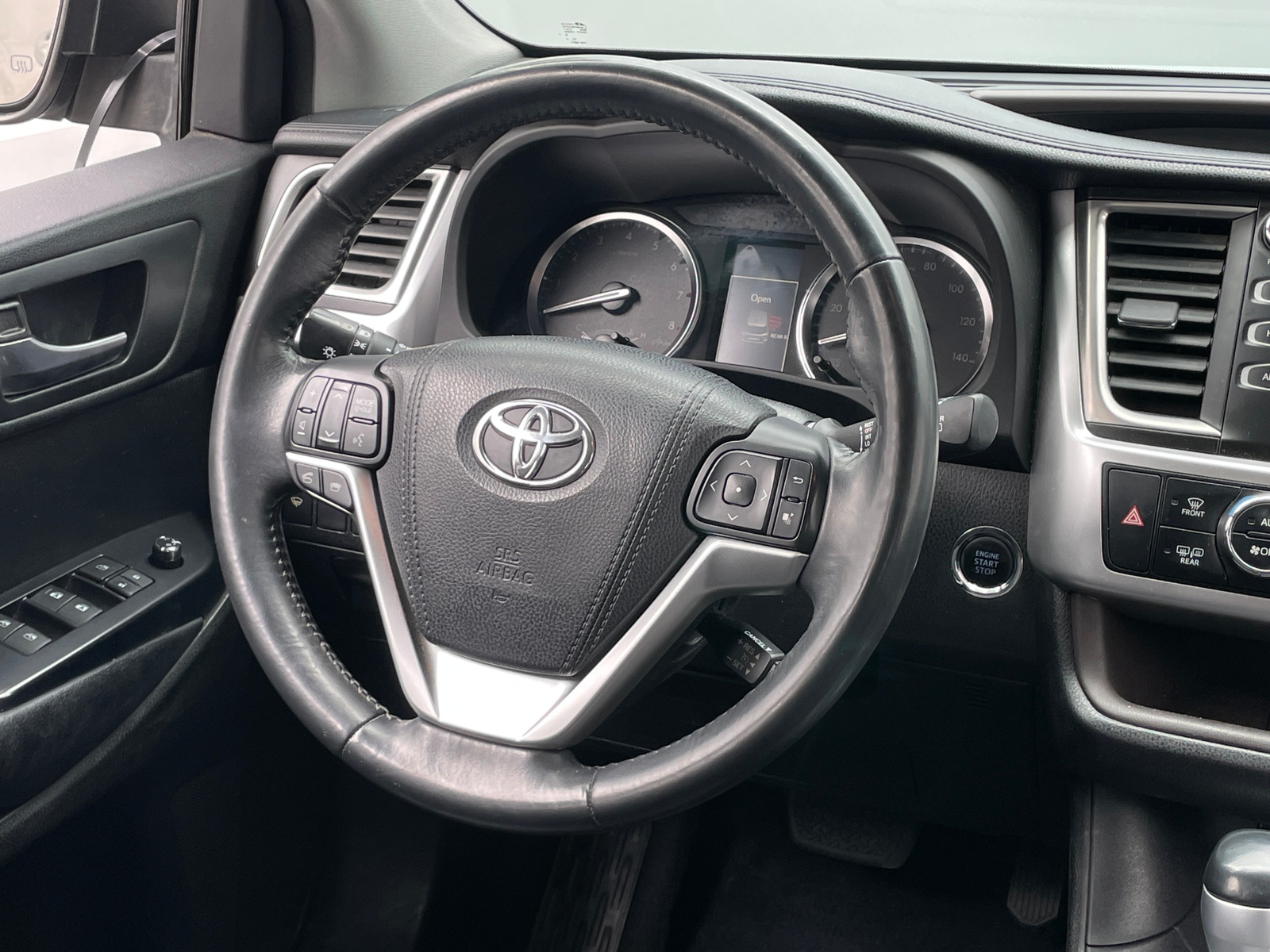 Thumbnail: 2015 Toyota Highlander - 4