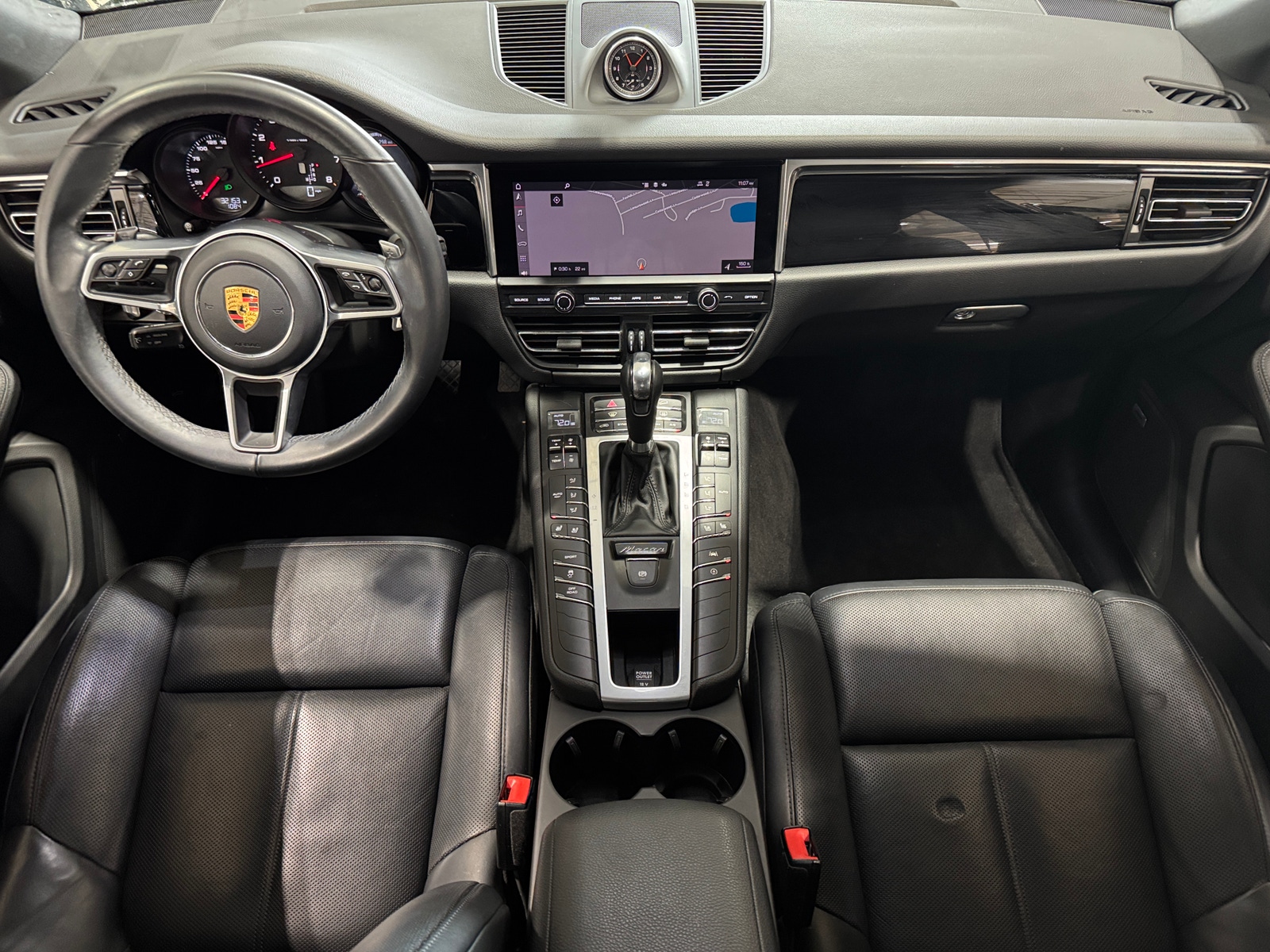 Thumbnail: 2020 Porsche Macan - 2