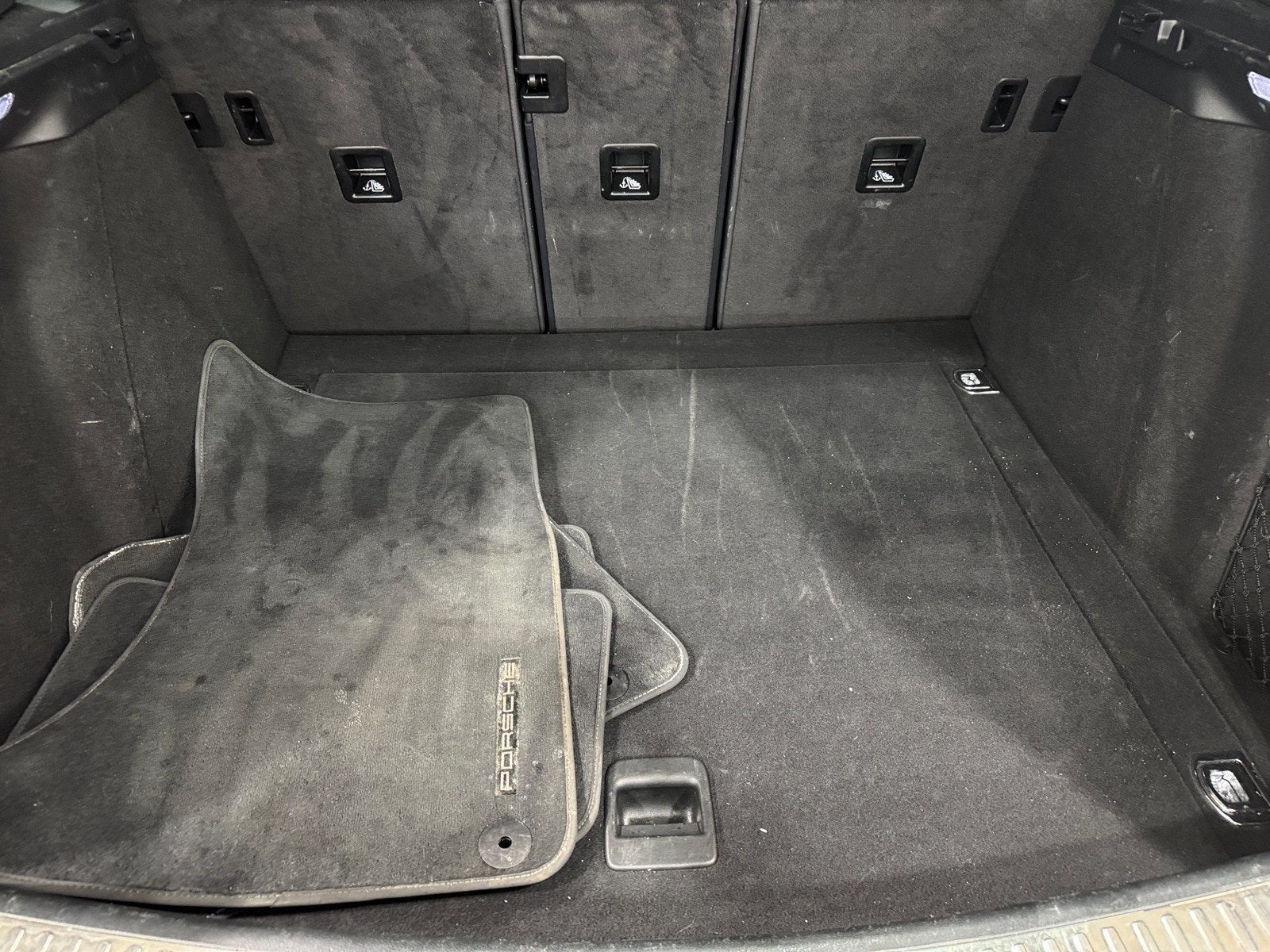 Thumbnail: 2020 Porsche Macan - 6