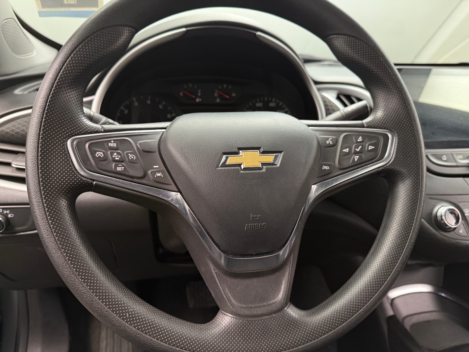 Thumbnail: 2024 Chevrolet Malibu - 5