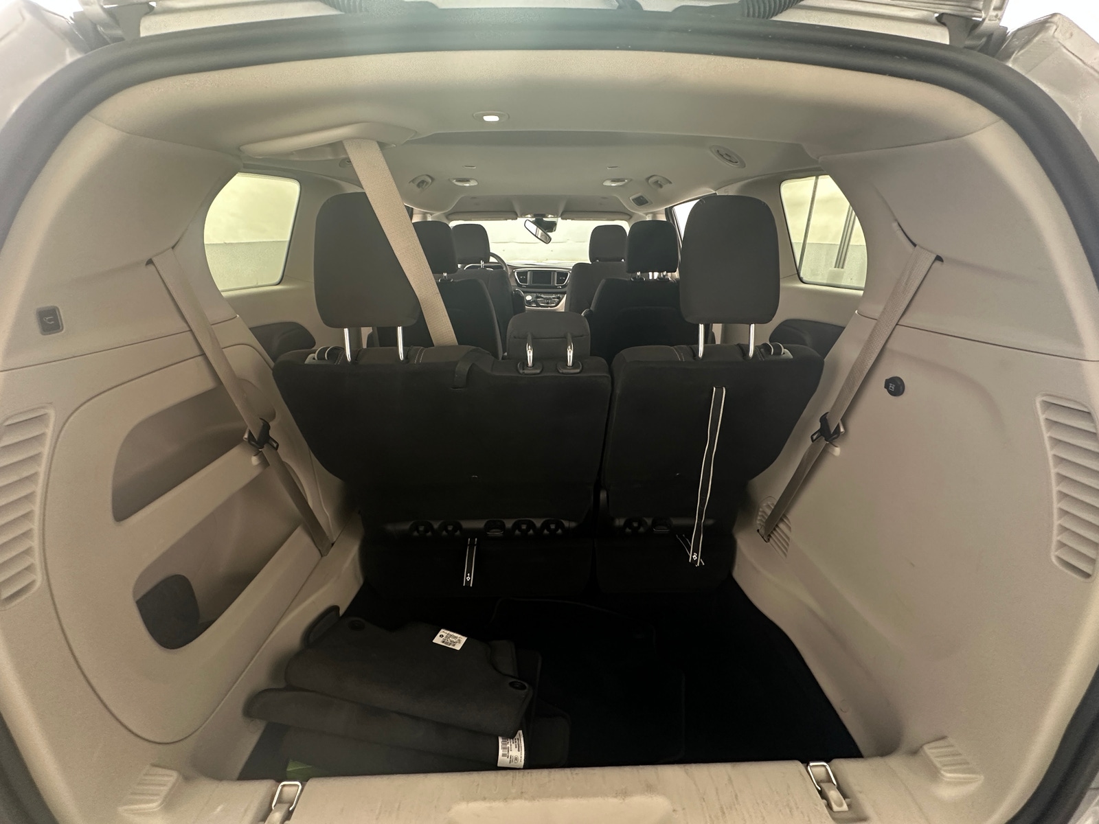 Thumbnail: 2024 Chrysler Voyager - 7