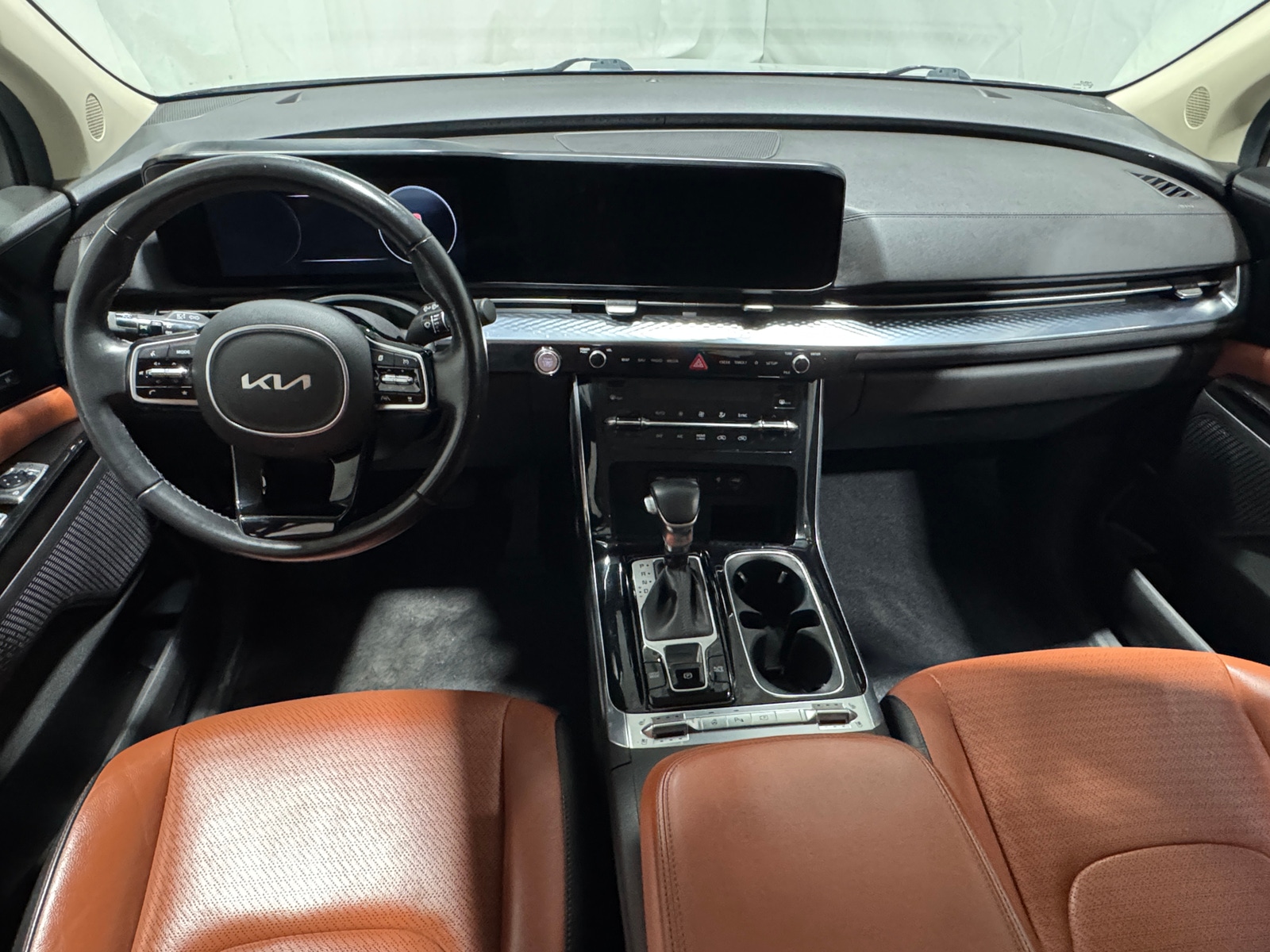 Thumbnail: 2023 Kia Carnival - 2