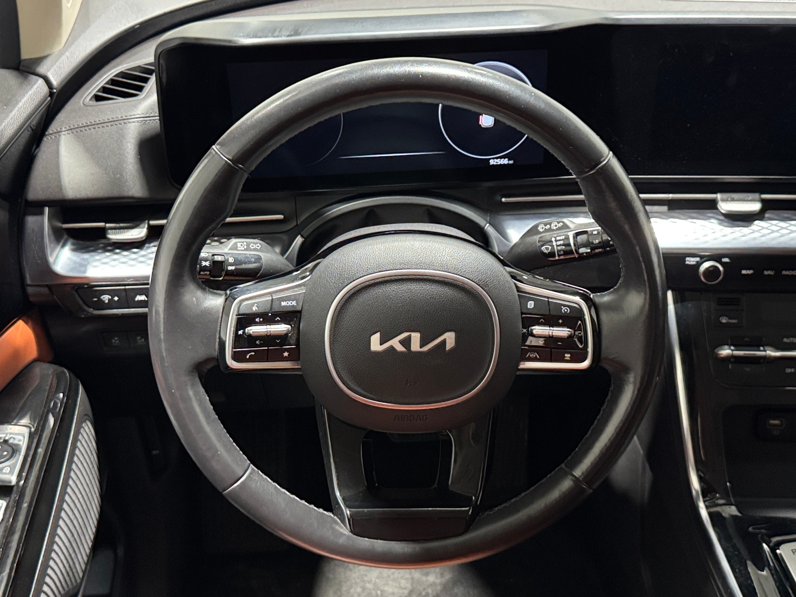 Thumbnail: 2023 Kia Carnival - 4