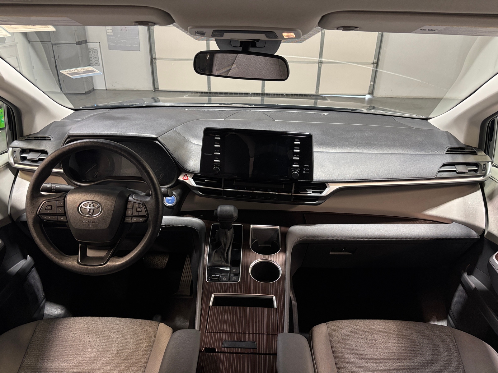 Thumbnail: 2024 Toyota Sienna - 3