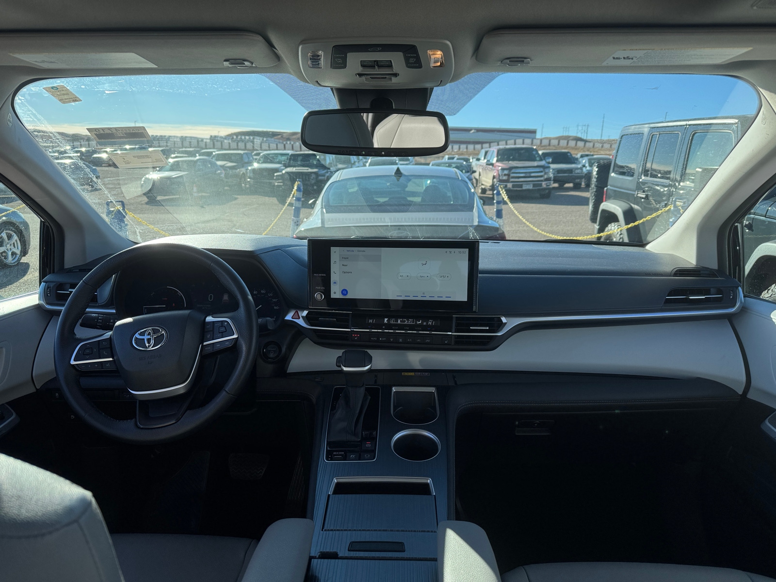 Thumbnail: 2025 Toyota Sienna - 2