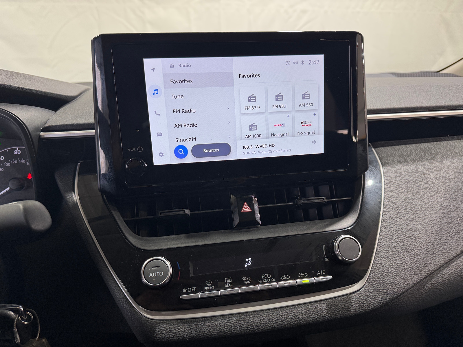 Thumbnail: 2025 Toyota Corolla - 4