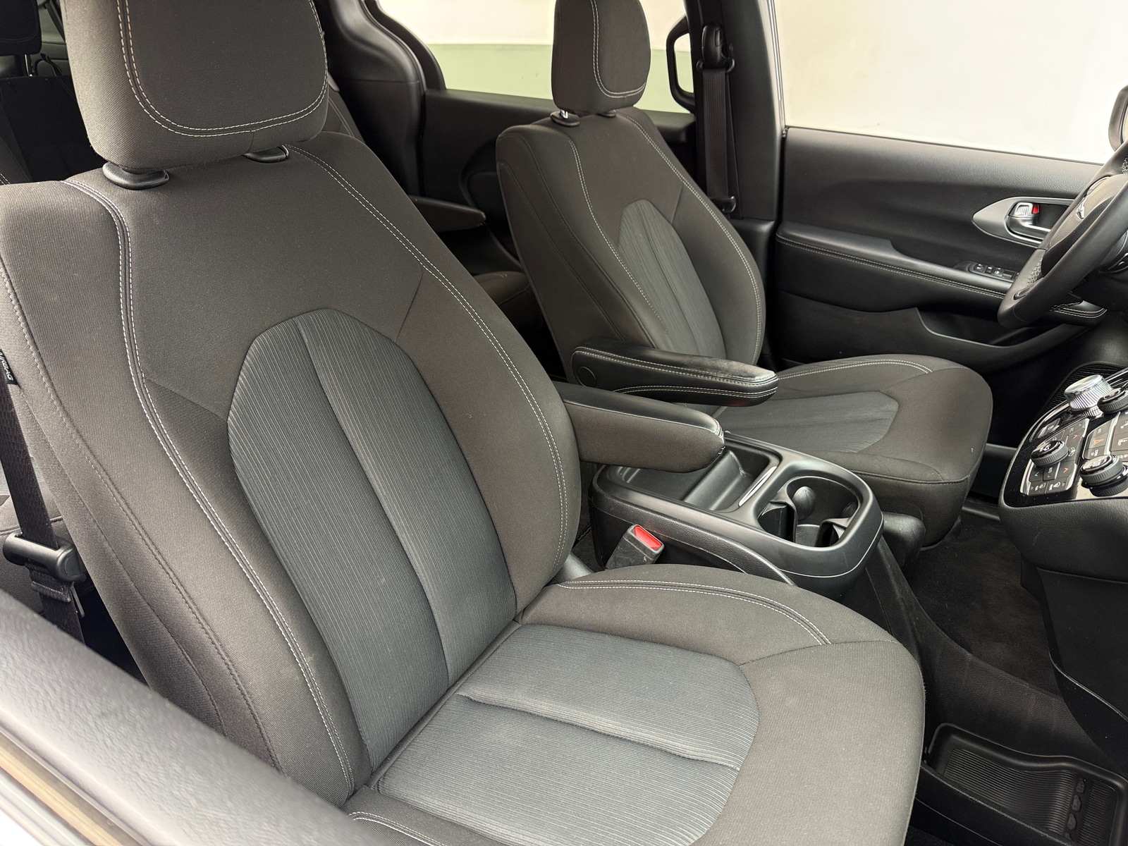 Thumbnail: 2023 Chrysler Pacifica - 2