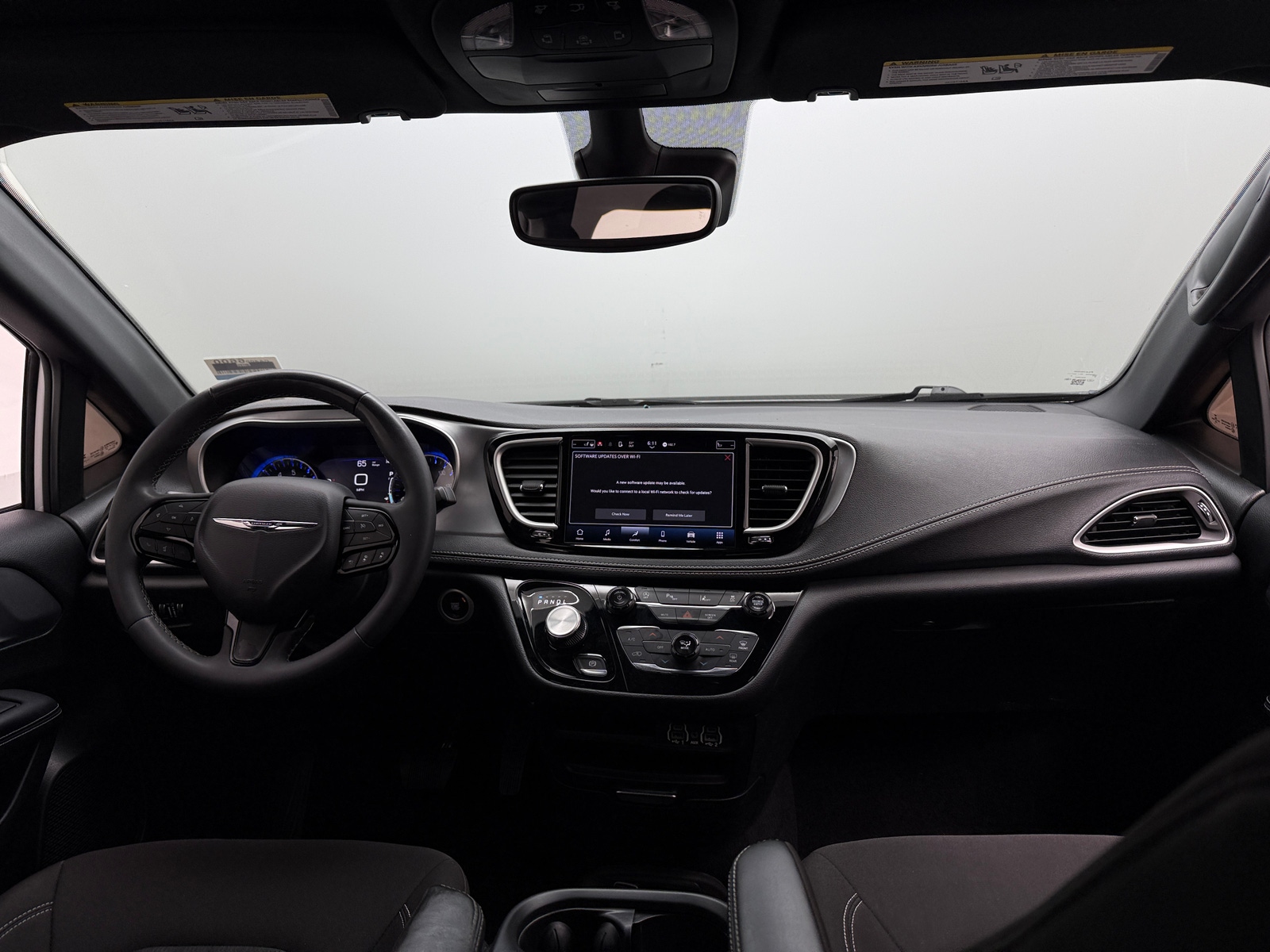 Thumbnail: 2023 Chrysler Pacifica - 3