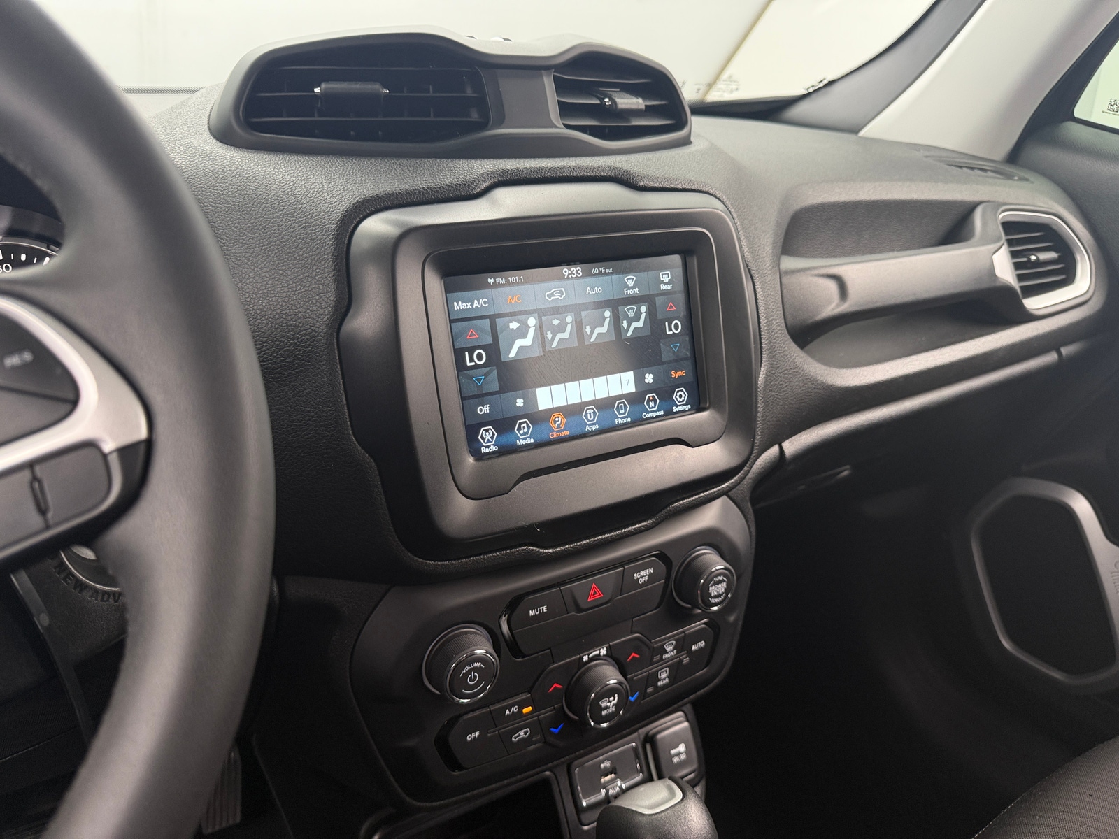 Thumbnail: 2018 Jeep Renegade - 4