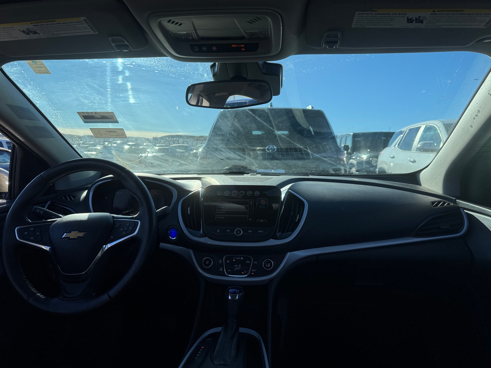 Thumbnail: 2017 Chevrolet Volt - 3