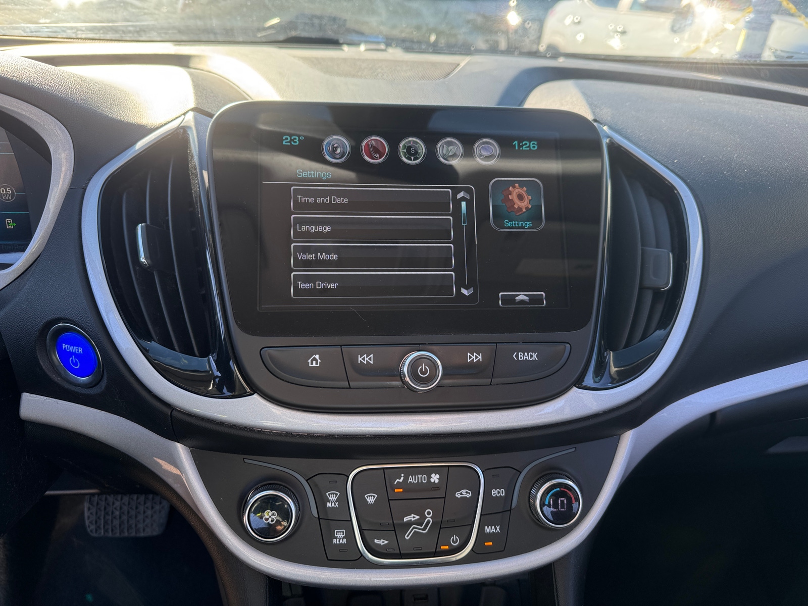 Thumbnail: 2017 Chevrolet Volt - 4