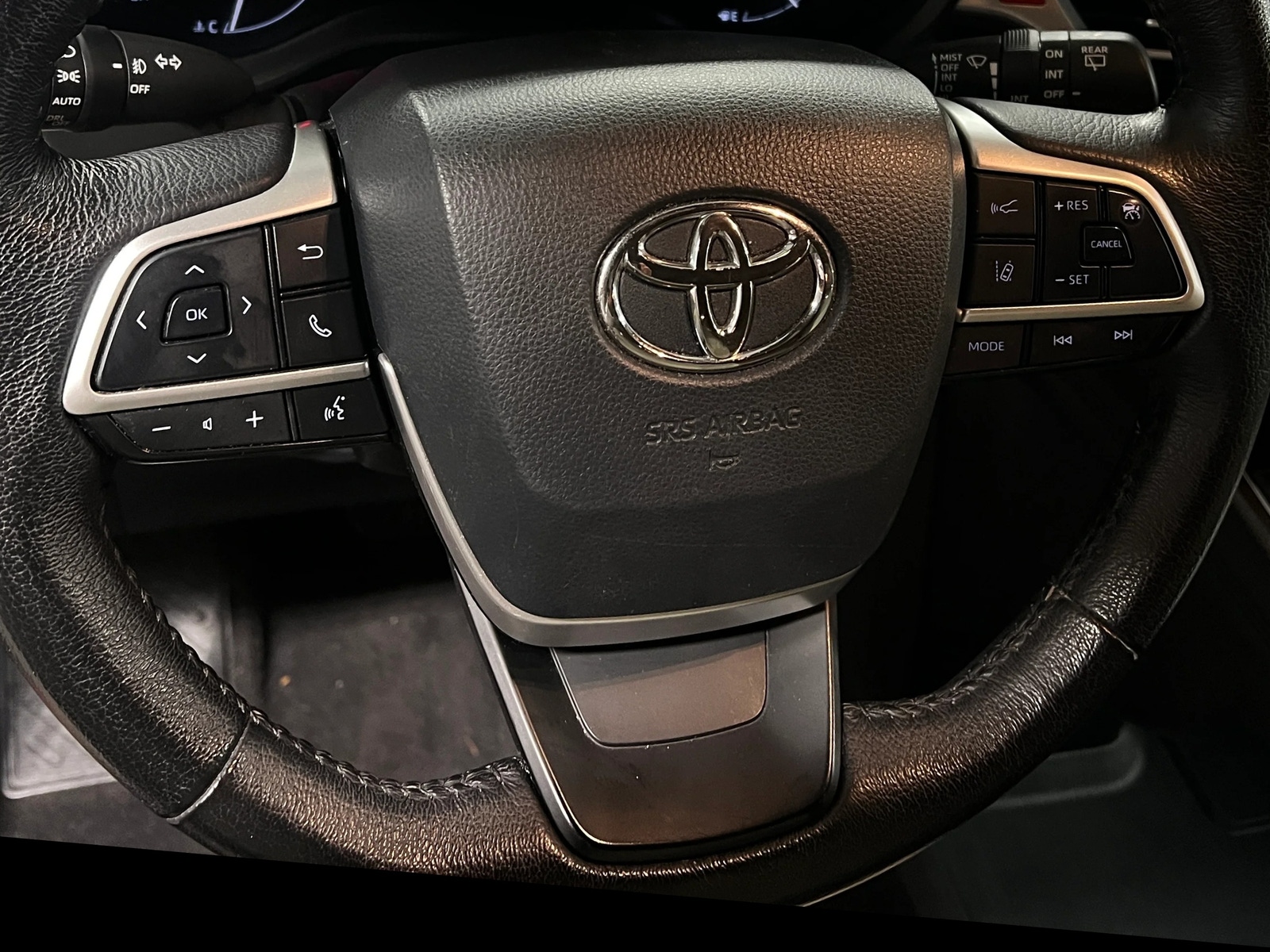 Thumbnail: 2021 Toyota Sienna - 4