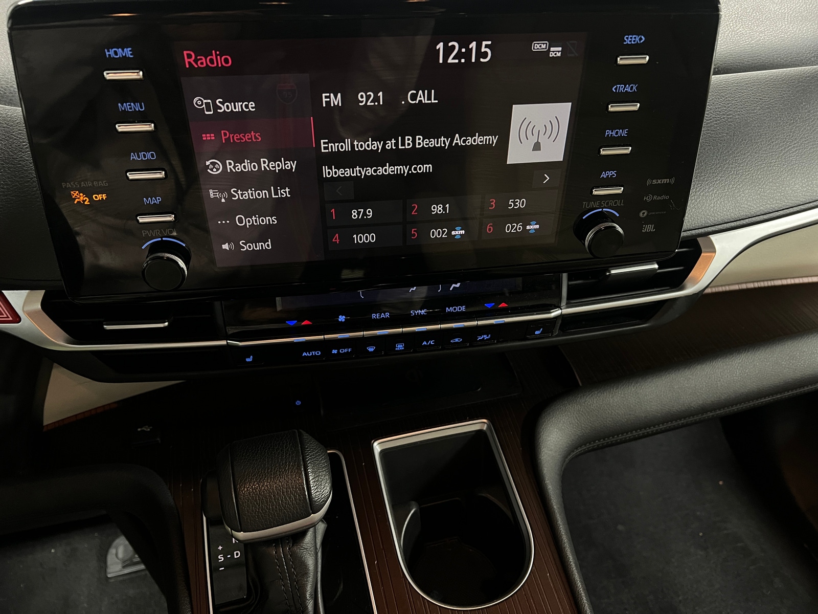 Thumbnail: 2021 Toyota Sienna - 3