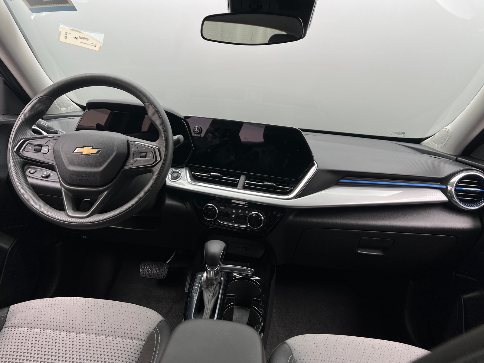 Thumbnail: 2025 Chevrolet Trax - 3