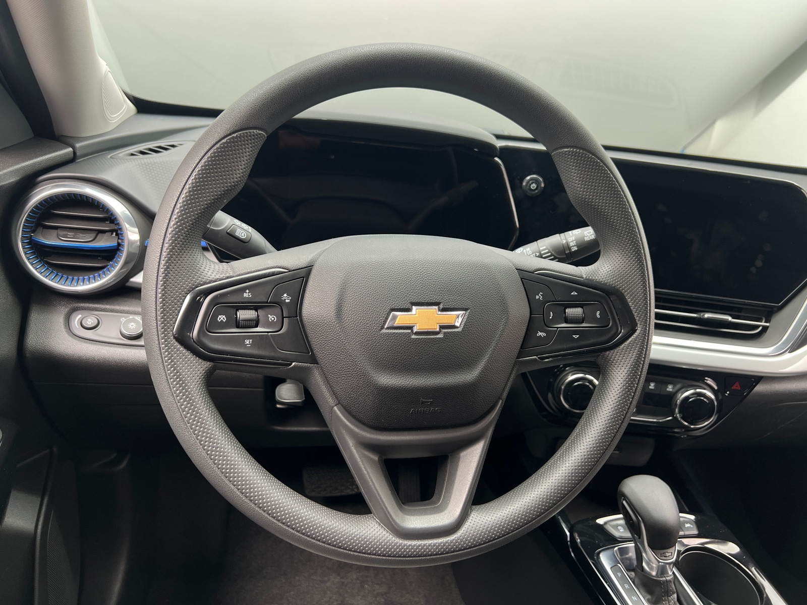 Thumbnail: 2025 Chevrolet Trax - 5