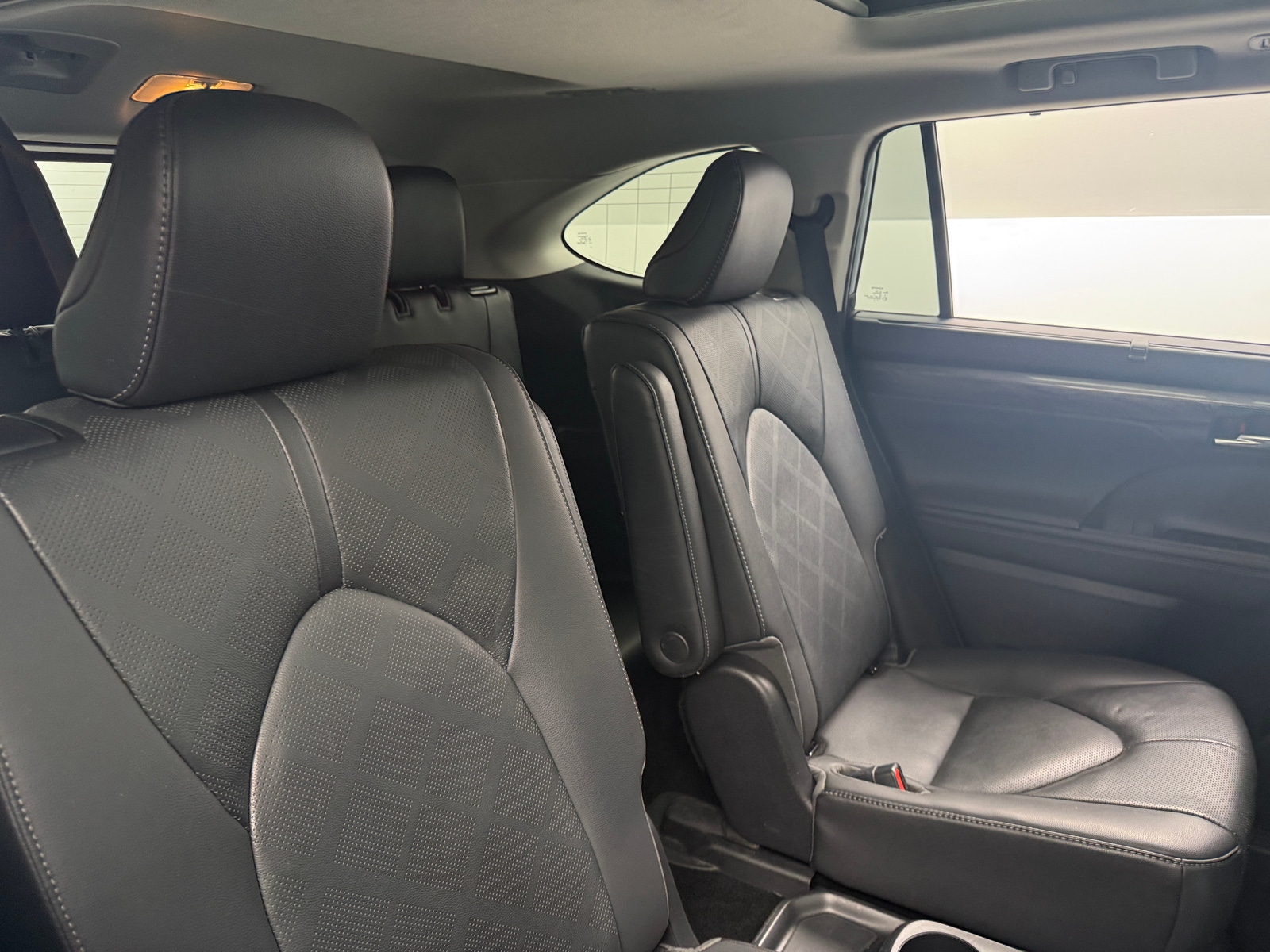 Thumbnail: 2020 Toyota Highlander - 5