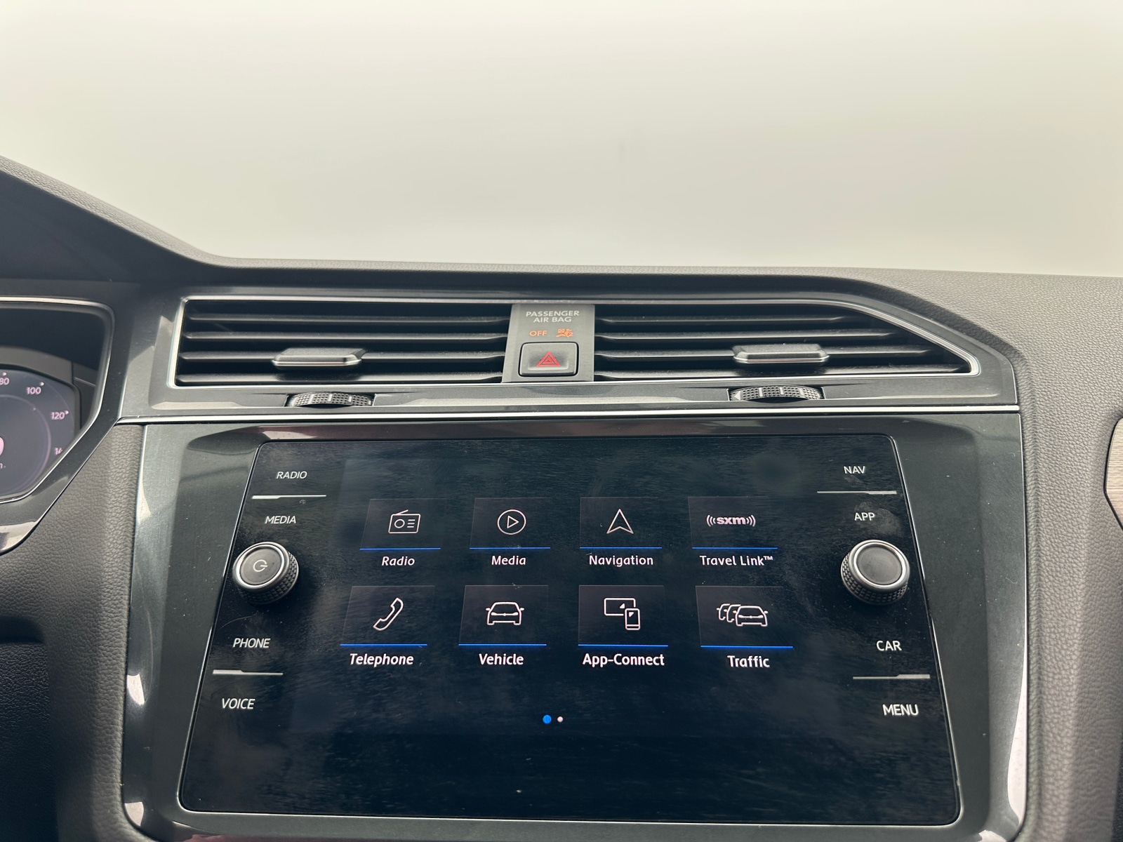 Thumbnail: 2020 Volkswagen Tiguan - 3