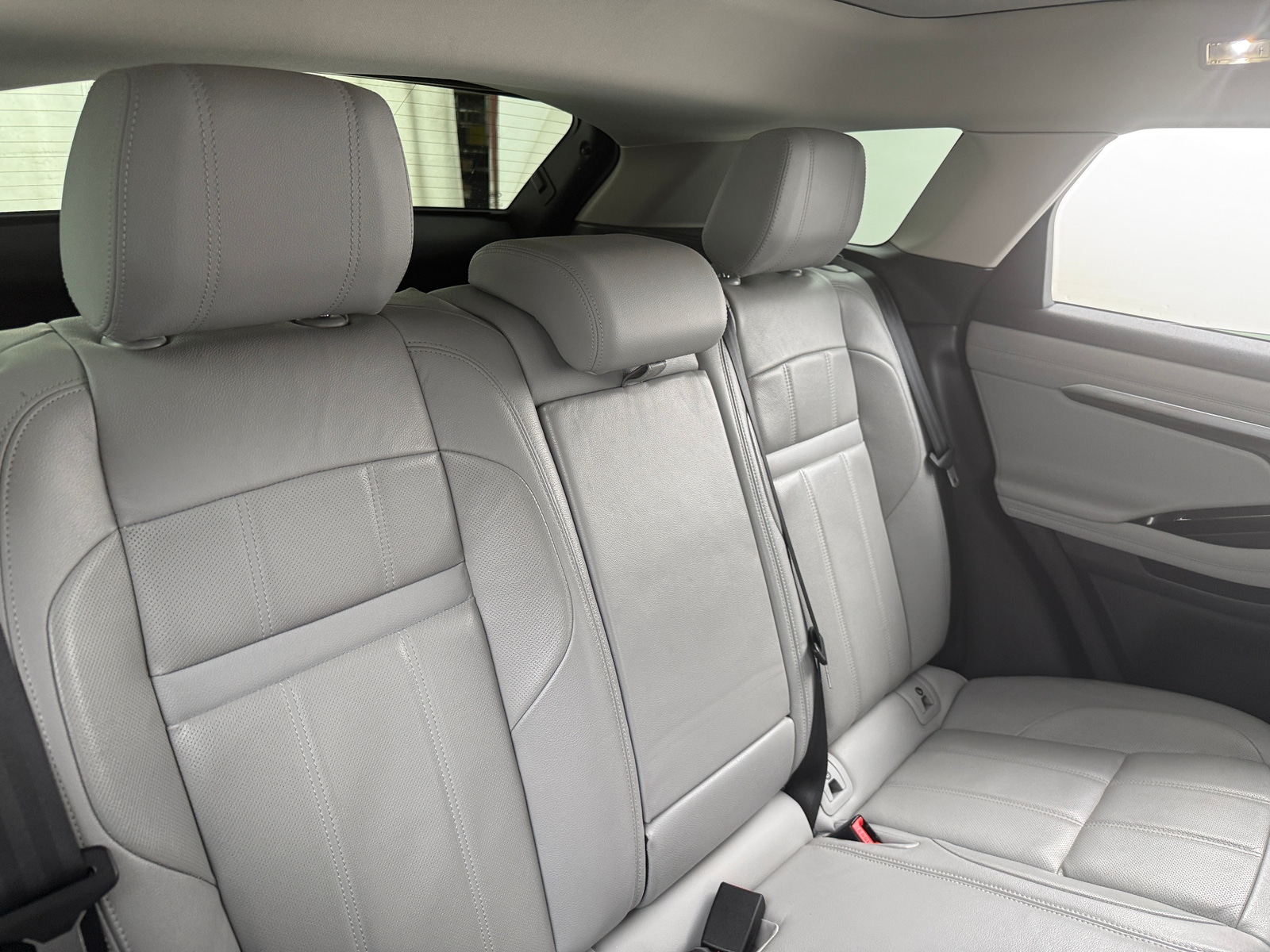 Thumbnail: 2020 Land Rover Range Rover Evoque - 5