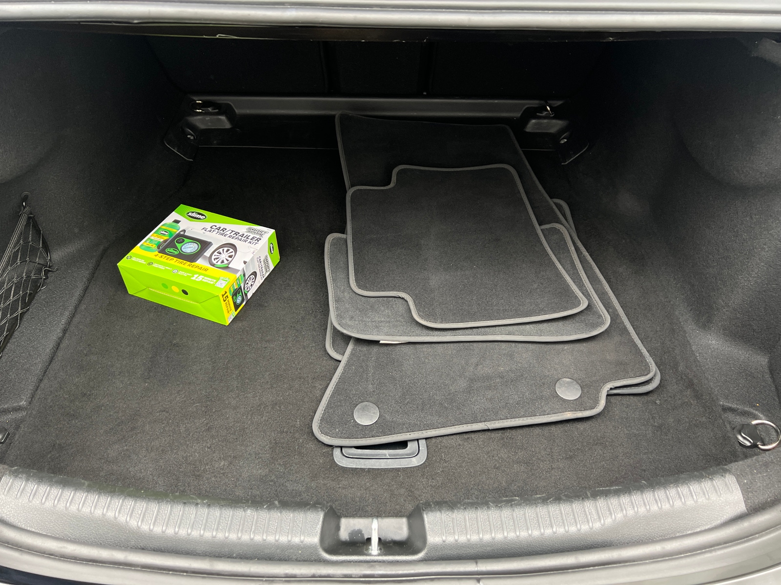 Thumbnail: 2024 Mercedes-Benz C-Class - 6