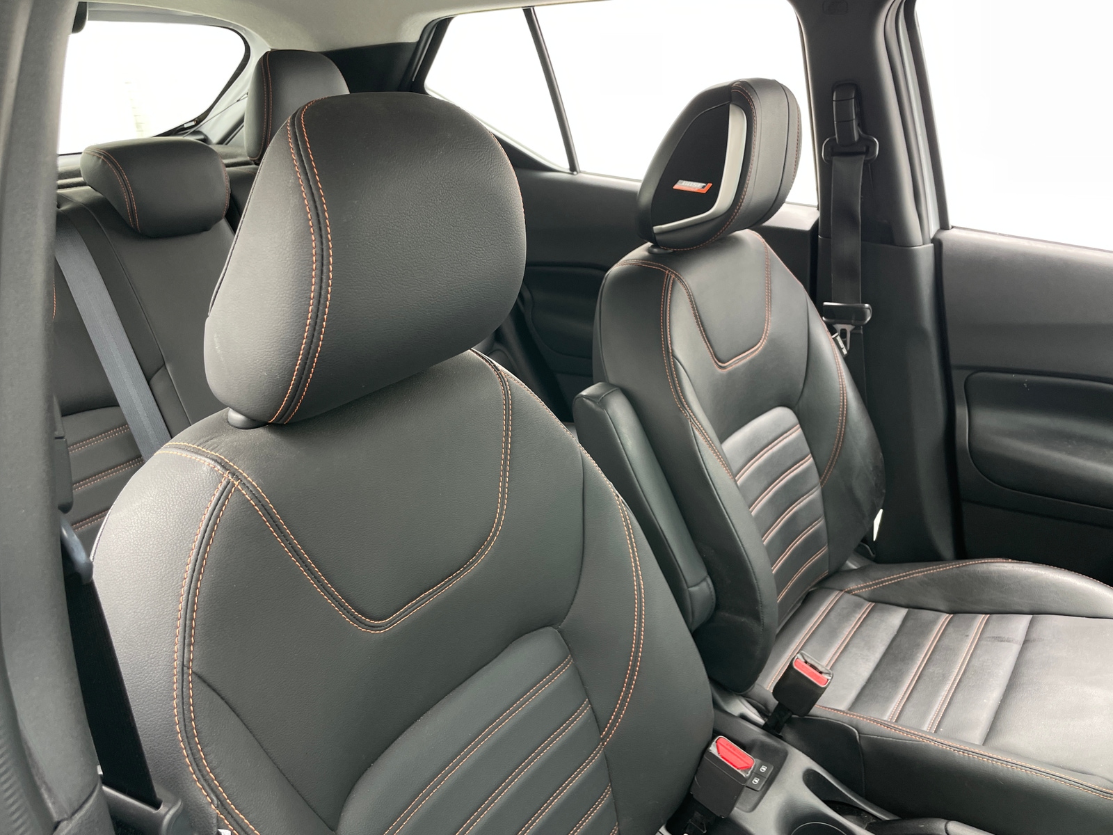 Thumbnail: 2019 Nissan Kicks - 2