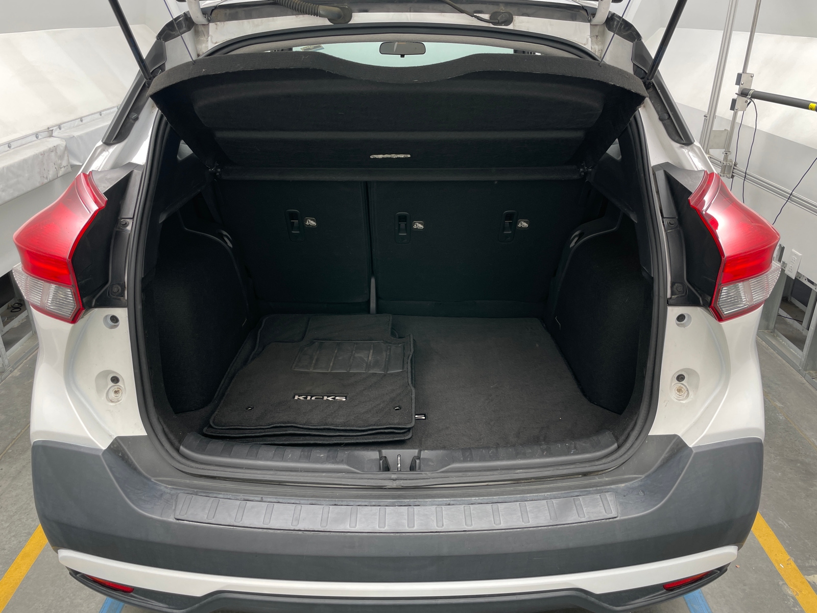 Thumbnail: 2019 Nissan Kicks - 7