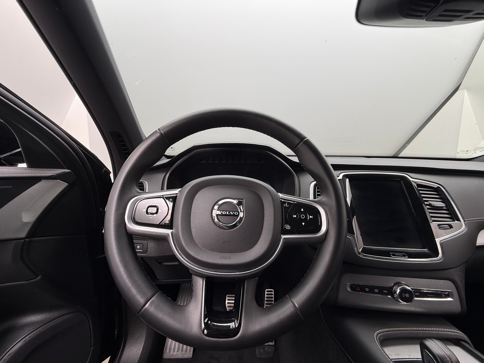 Thumbnail: 2022 Volvo XC90 - 4