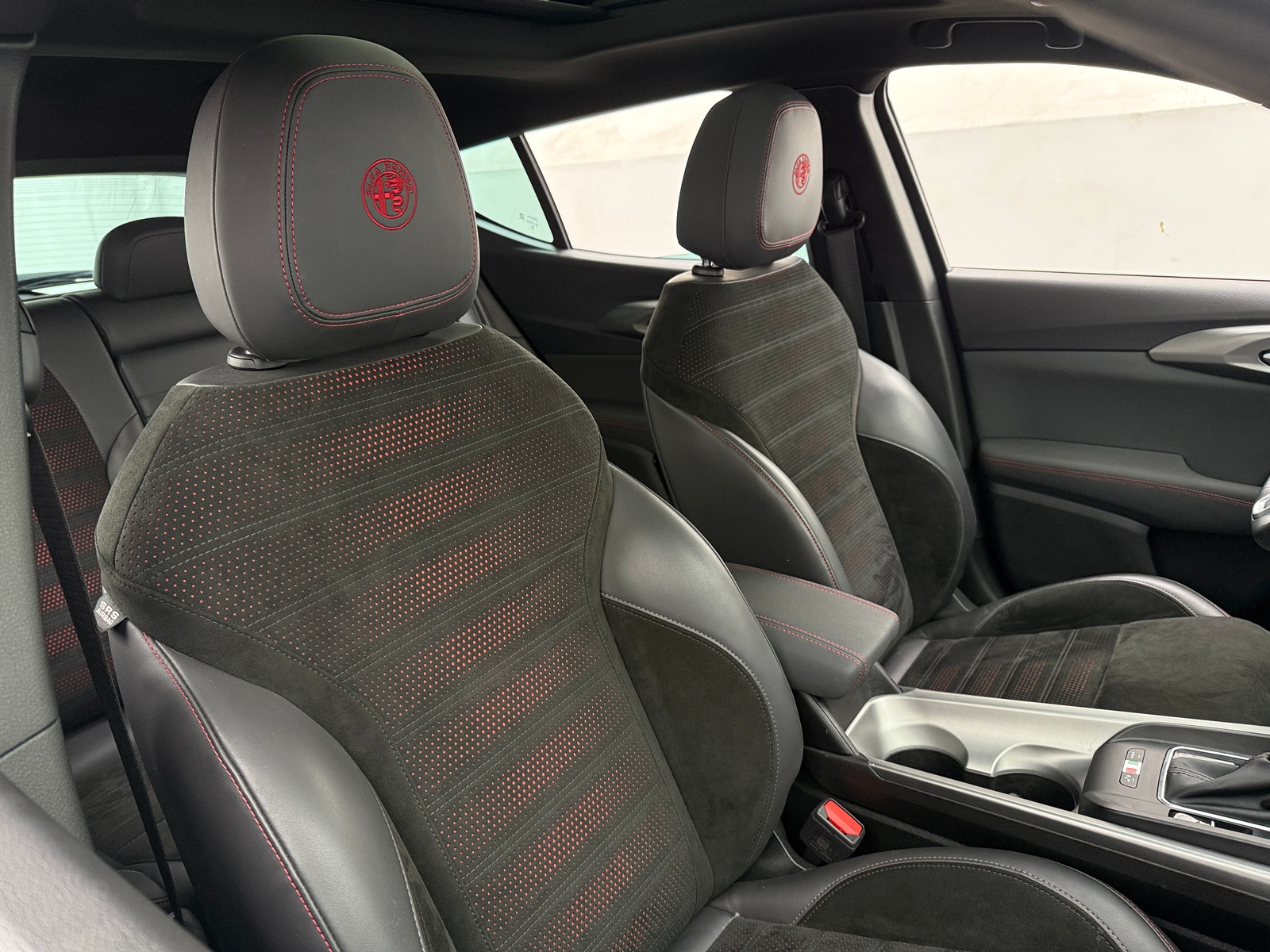 Thumbnail: 2024 Alfa Romeo Tonale - 2