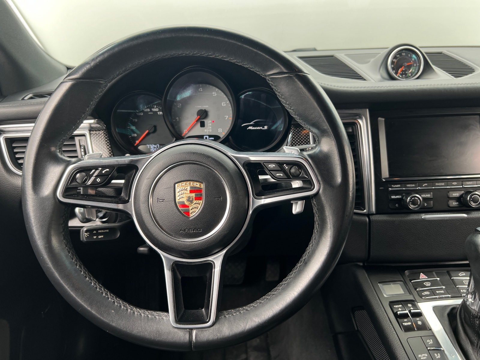 Thumbnail: 2015 Porsche Macan - 5