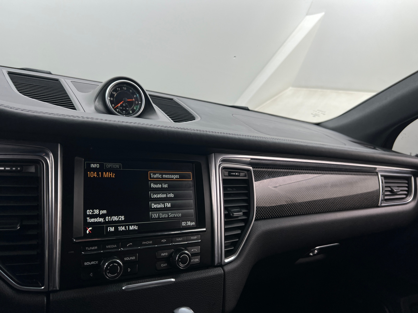 Thumbnail: 2015 Porsche Macan - 4