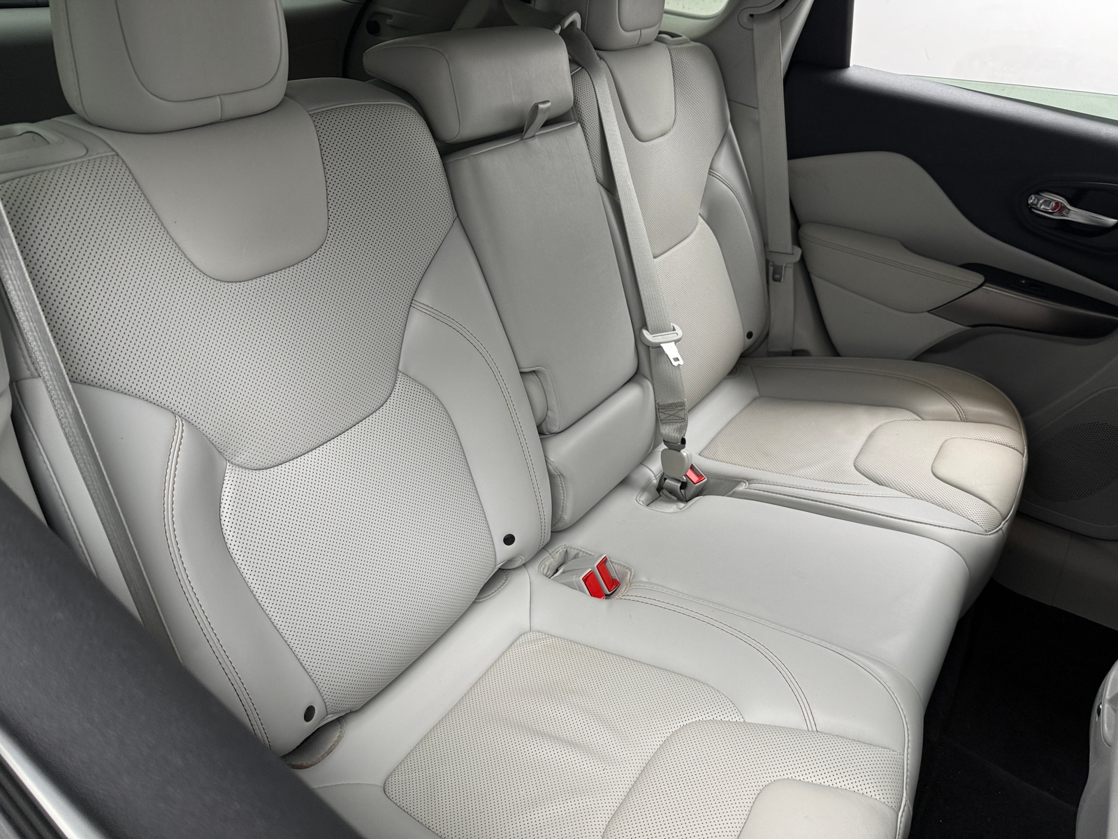 Thumbnail: 2019 Jeep Cherokee - 5