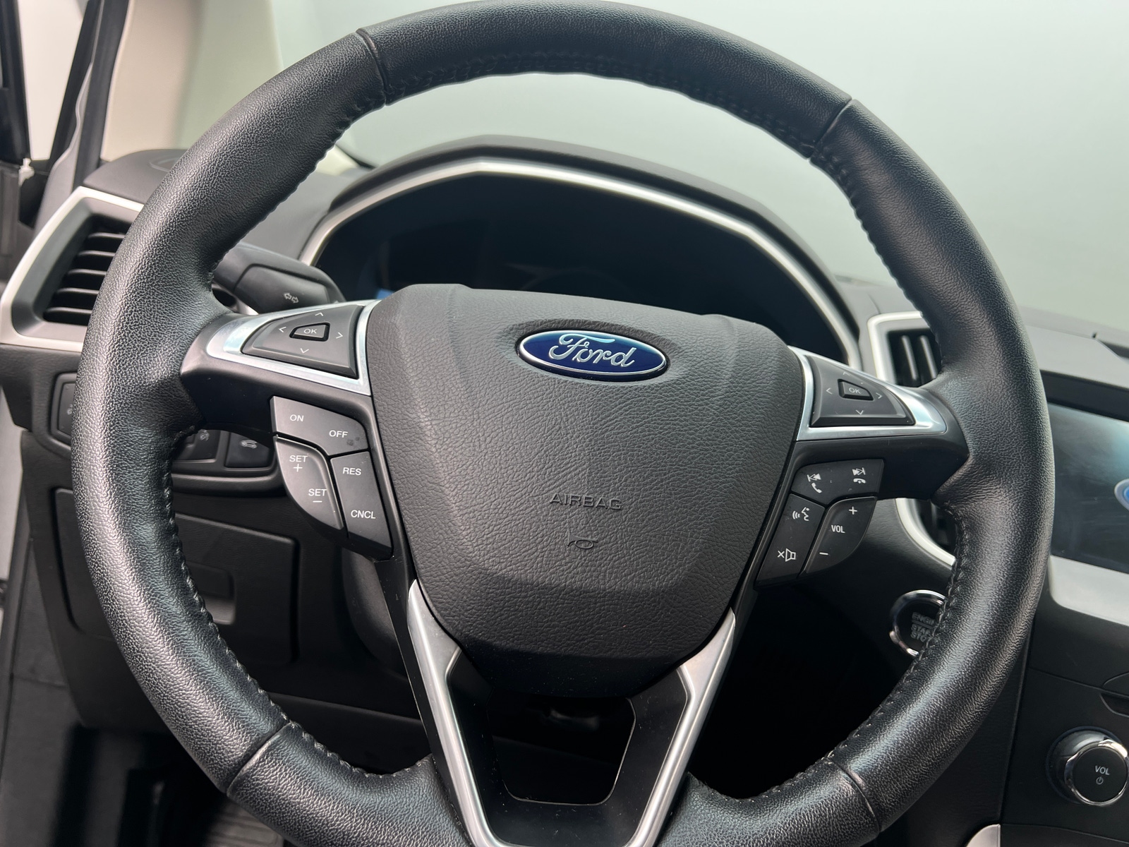 Thumbnail: 2016 Ford Edge - 5