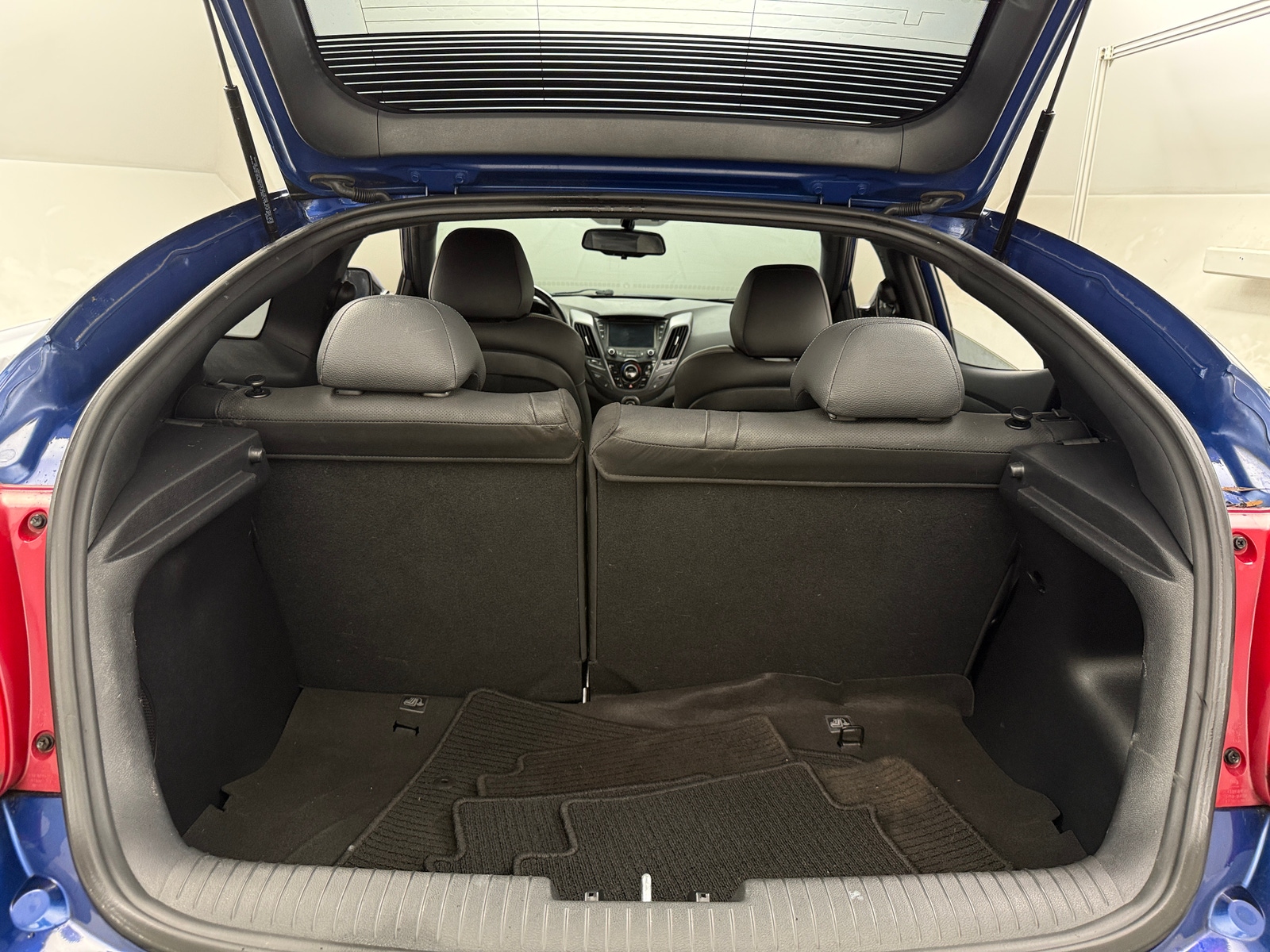 Thumbnail: 2017 Hyundai Veloster - 6