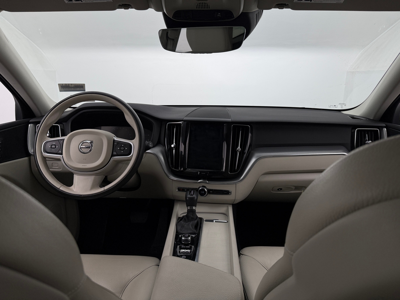 Thumbnail: 2019 Volvo XC60 - 2