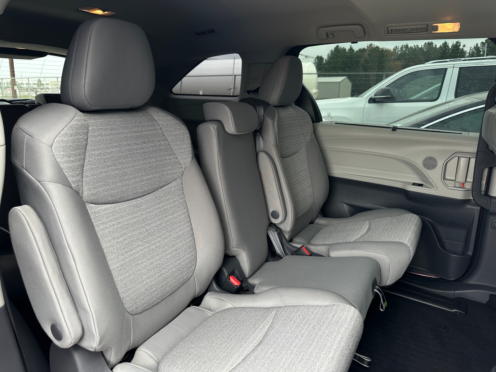 Thumbnail: 2021 Toyota Sienna - 6