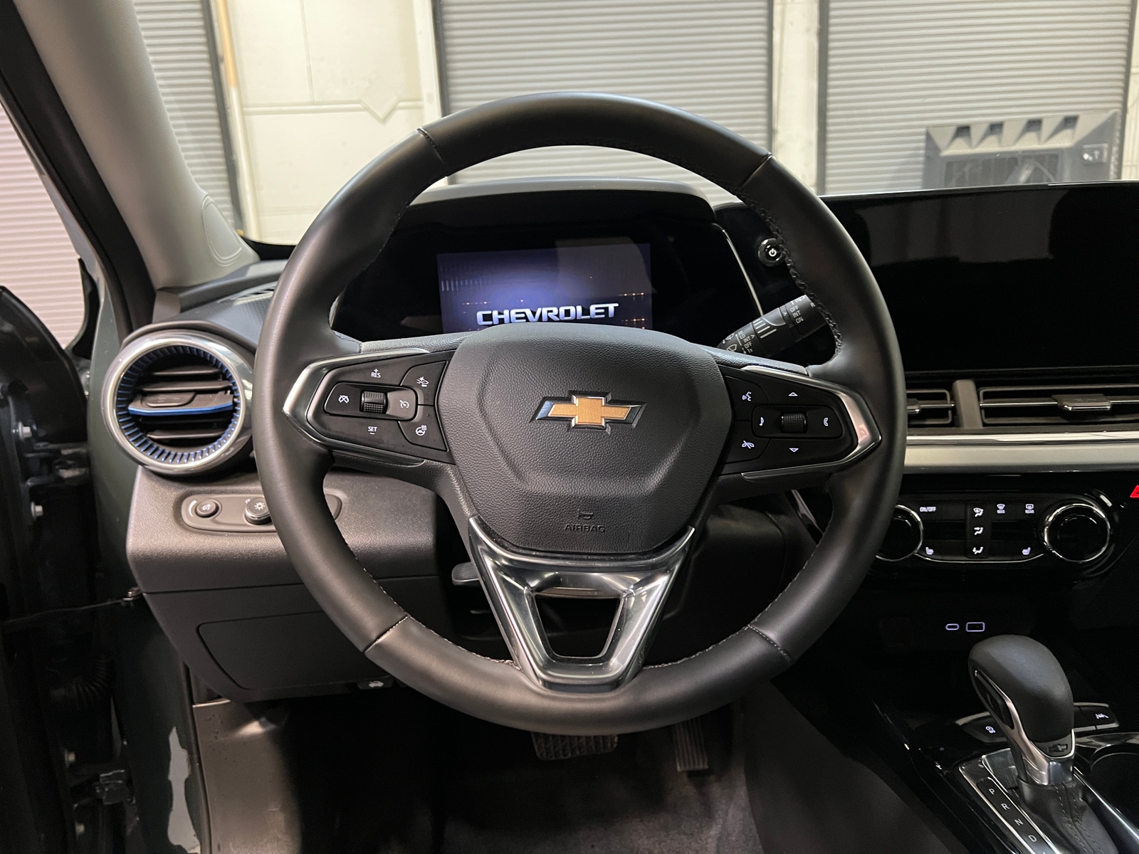 Thumbnail: 2025 Chevrolet Trax - 5